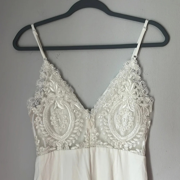 Lulus White Lace Jumpsuit Size Small - Picture 6 of 12